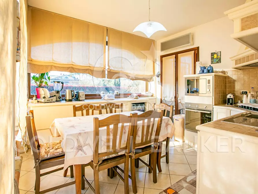 Immagine 9 di Casa semindipendente in vendita  in Via Di San Celso a Bracciano