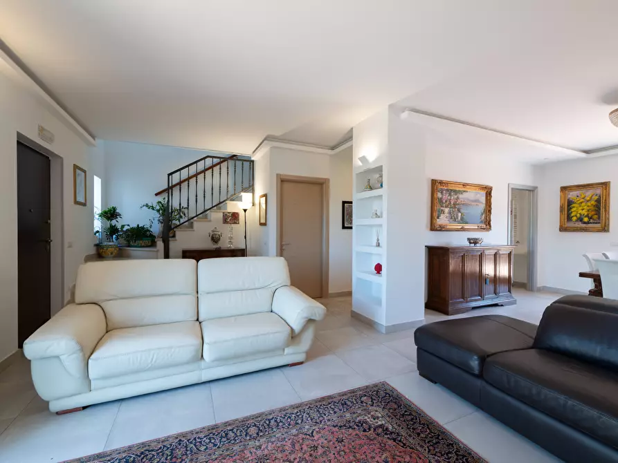 Immagine 4 di Villa in vendita  in Via Fiei a Castelnuovo Cilento