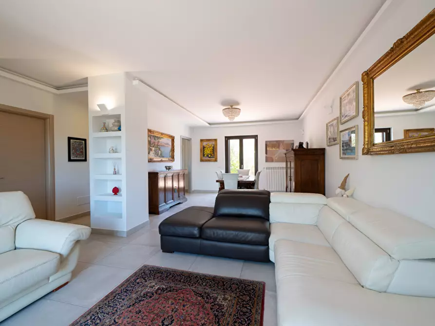 Immagine 5 di Villa in vendita  in Via Fiei a Castelnuovo Cilento