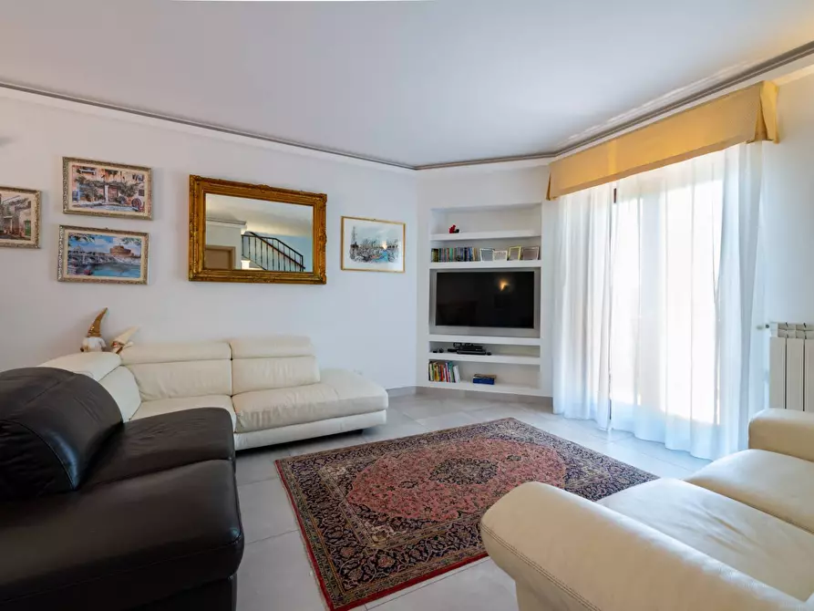 Immagine 6 di Villa in vendita  in Via Fiei a Castelnuovo Cilento