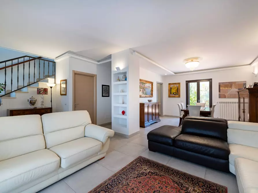 Immagine 9 di Villa in vendita  in Via Fiei a Castelnuovo Cilento