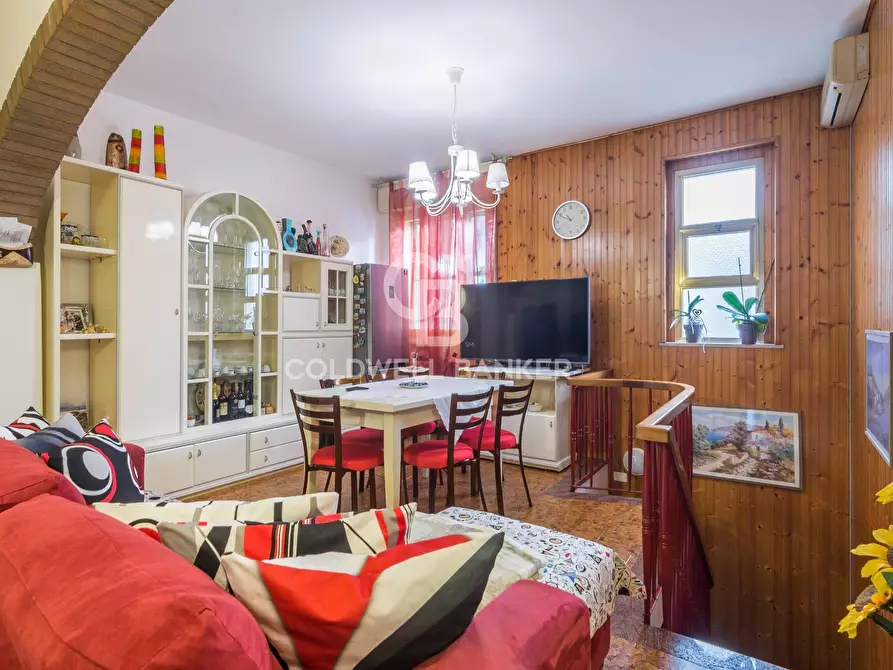 Immagine 1 di Appartamento in vendita  in Viale Tripoli a Riccione