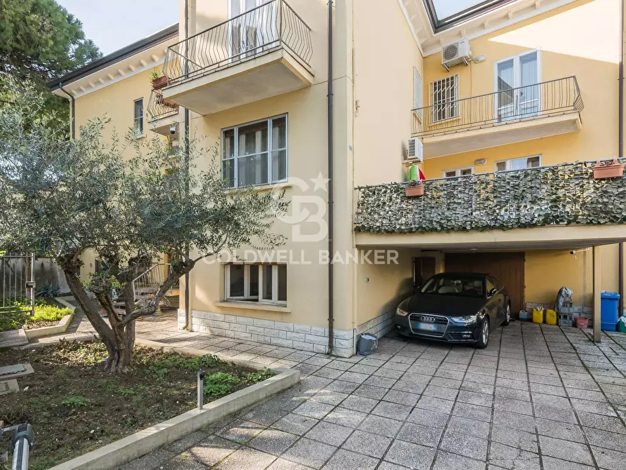 Immagine 18 di Appartamento in vendita  in Viale Tripoli a Riccione