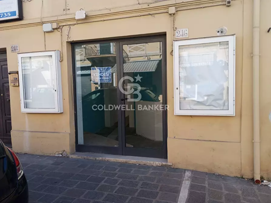 Immagine 1 di Locale commerciale in vendita  in Via Aurelia a Santa Marinella