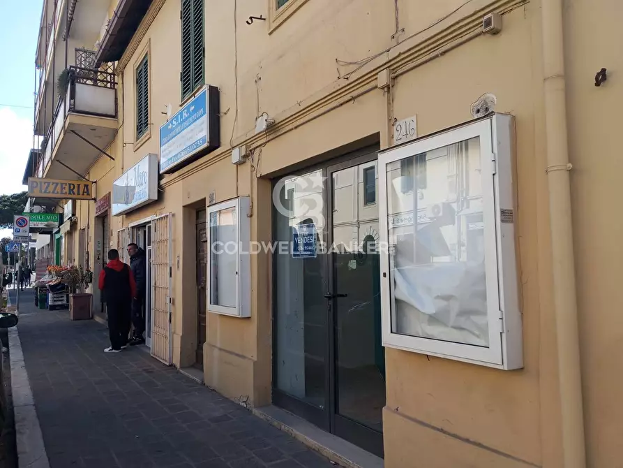 Immagine 2 di Locale commerciale in vendita  in Via Aurelia a Santa Marinella