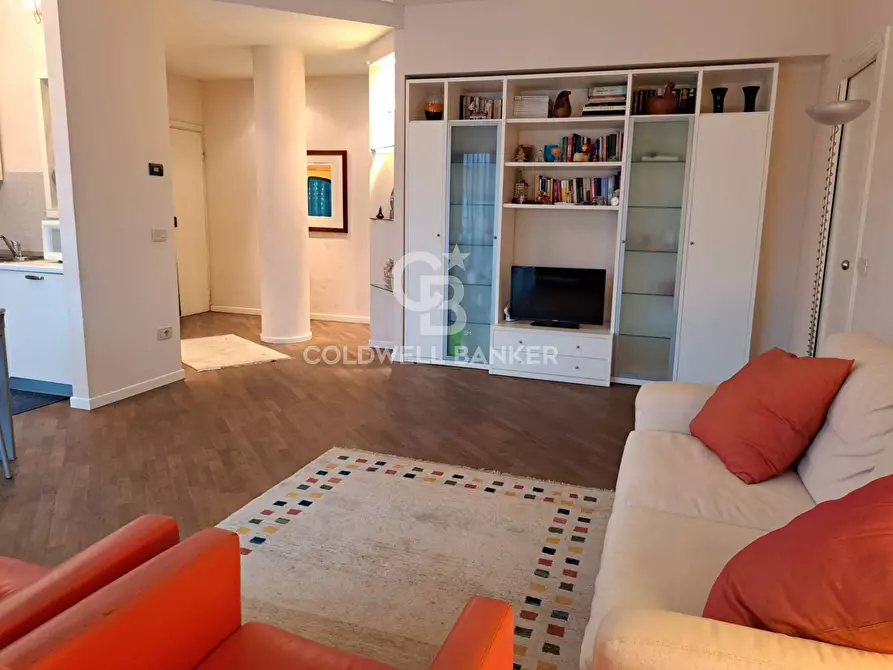 Immagine 3 di Appartamento in vendita  in Via Gorizia a Forte Dei Marmi