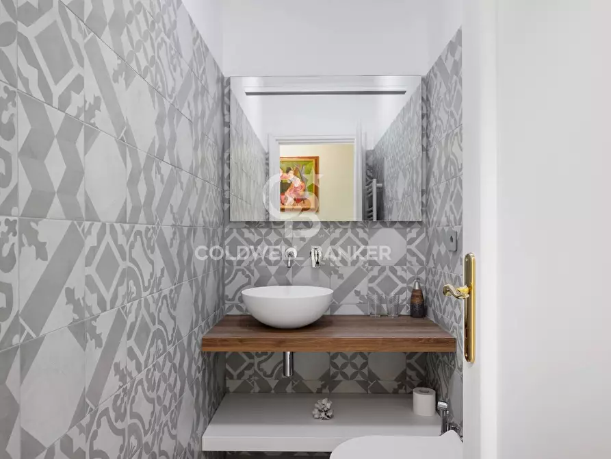 Immagine 25 di Villa in affitto  in via Milano a Argegno