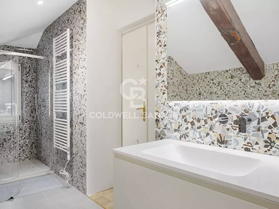 Immagine 27 di Villa in affitto  in via Milano a Argegno