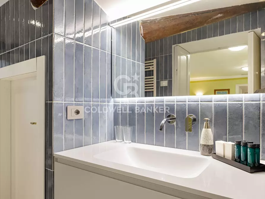 Immagine 30 di Villa in affitto  in via Milano a Argegno