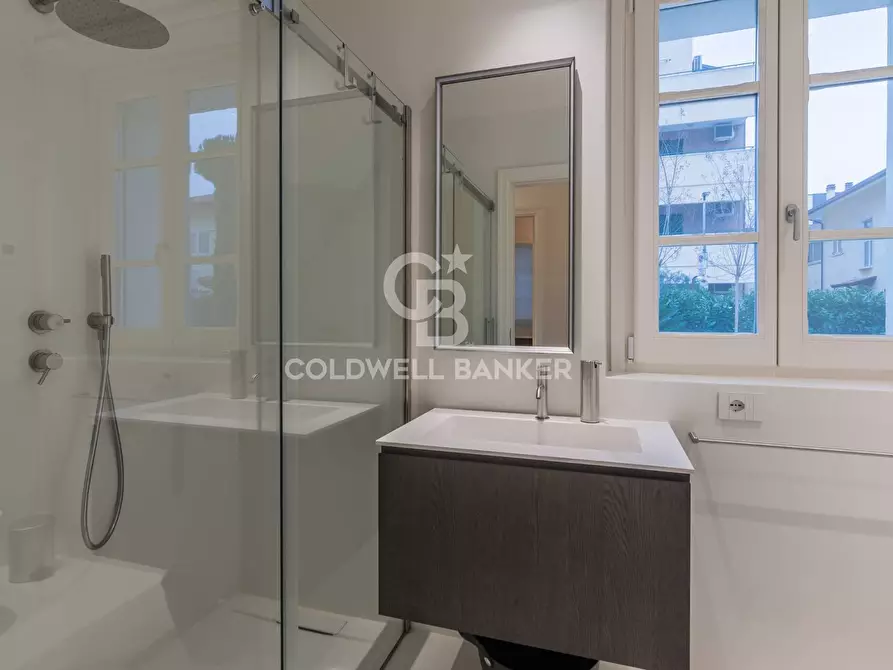 Immagine 9 di Villa in vendita  in Viale Fiume a Riccione