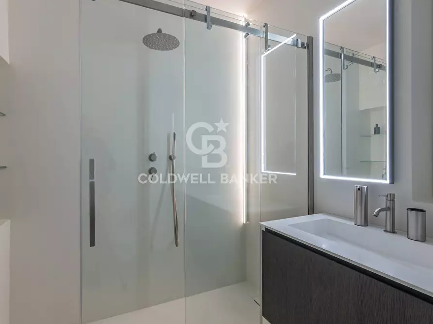 Immagine 8 di Villa in vendita  in Viale Fiume a Riccione