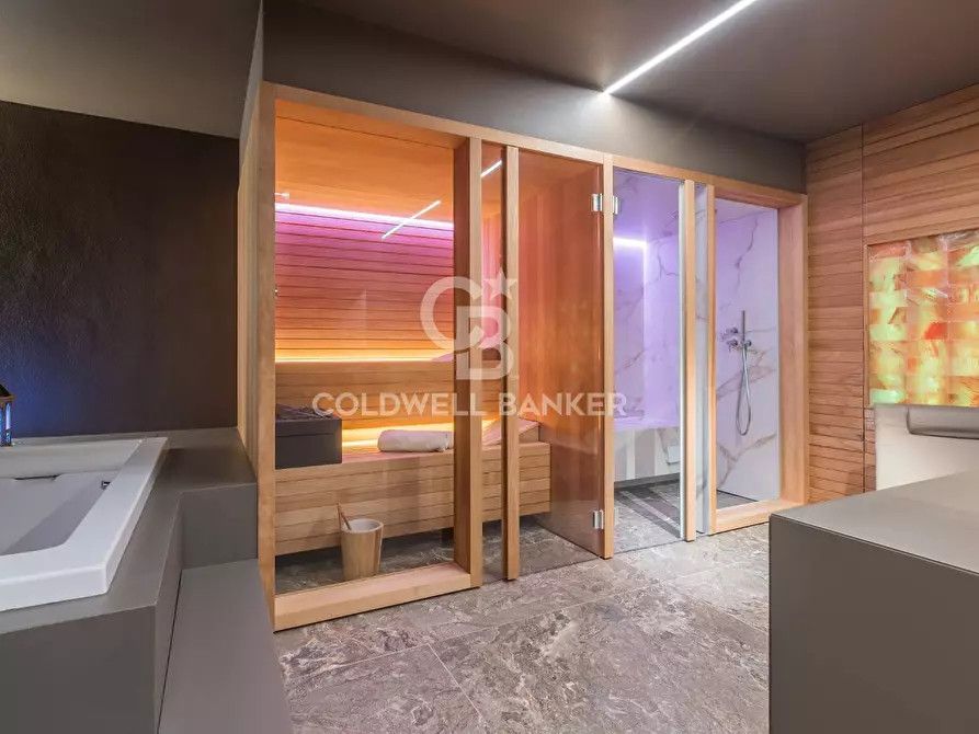 Immagine 23 di Villa in vendita  in Viale Fiume a Riccione