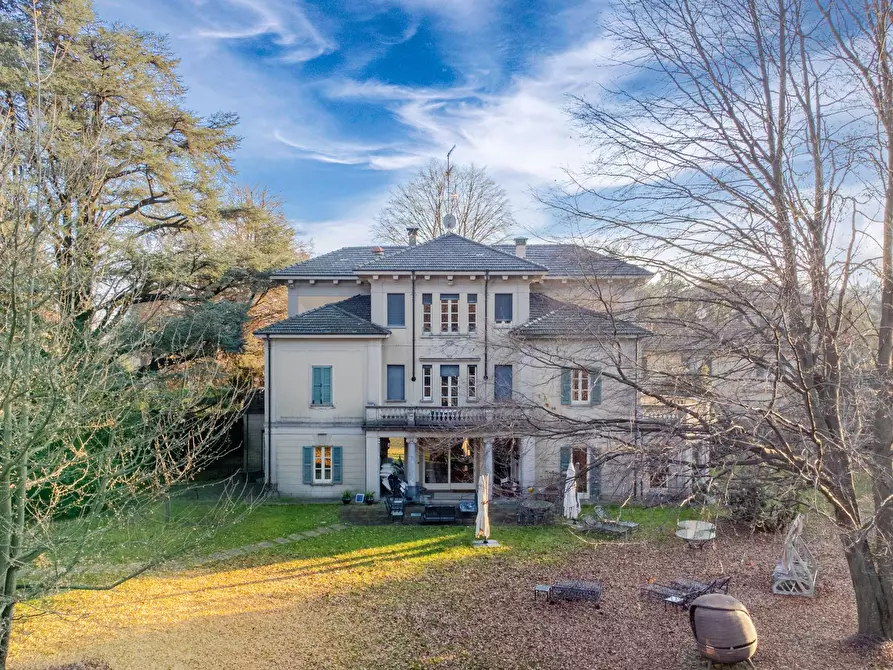 Immagine 2 di Villa in vendita  in Via Bicocca a Varese