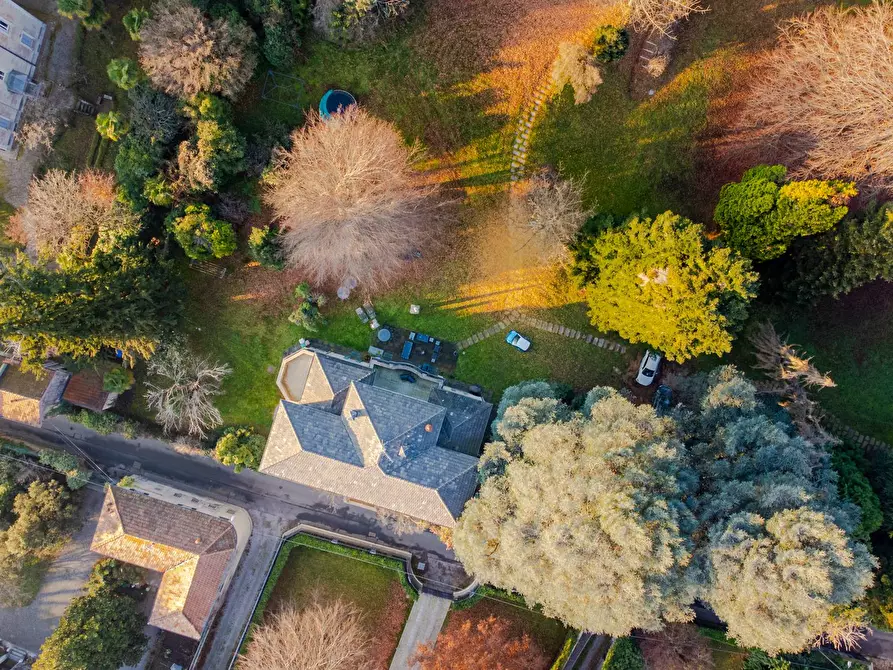 Immagine 3 di Villa in vendita  in Via Bicocca a Varese