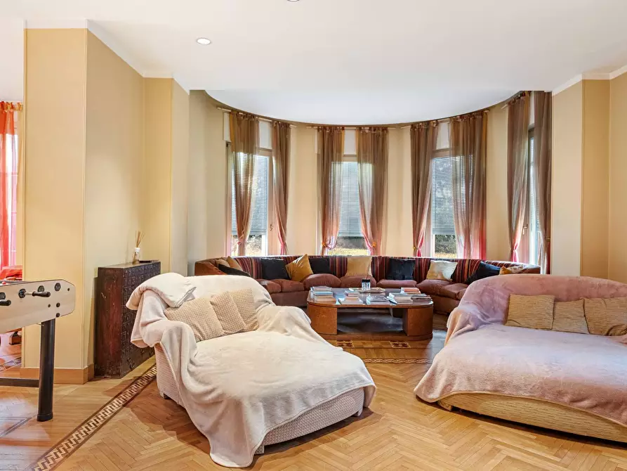 Immagine 9 di Villa in vendita  in Via Bicocca a Varese