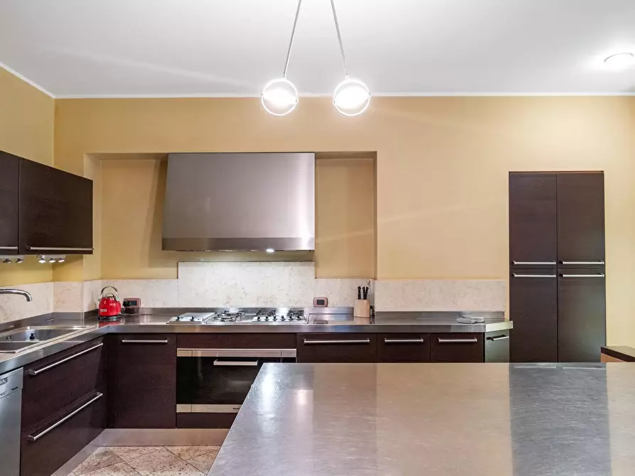 Immagine 14 di Villa in vendita  in Via Bicocca a Varese