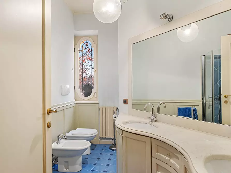 Immagine 21 di Villa in vendita  in Via Bicocca a Varese