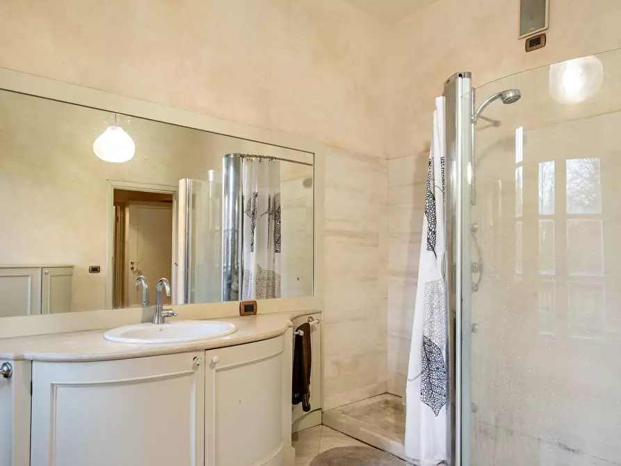 Immagine 24 di Villa in vendita  in Via Bicocca a Varese