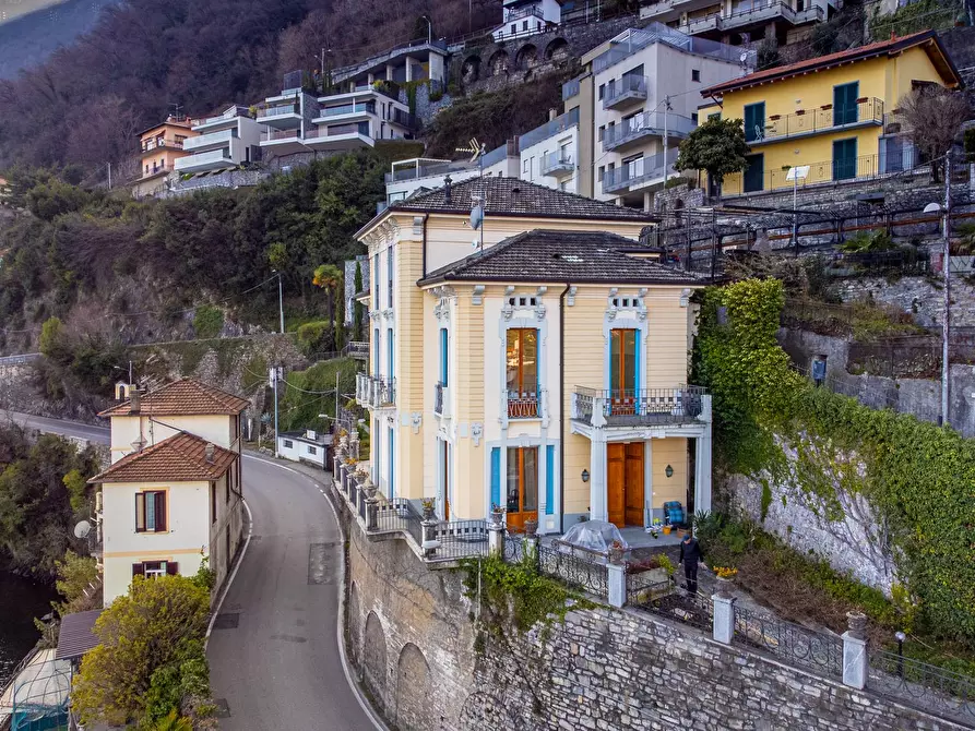 Immagine 8 di Villa in vendita  in via Milano a Argegno