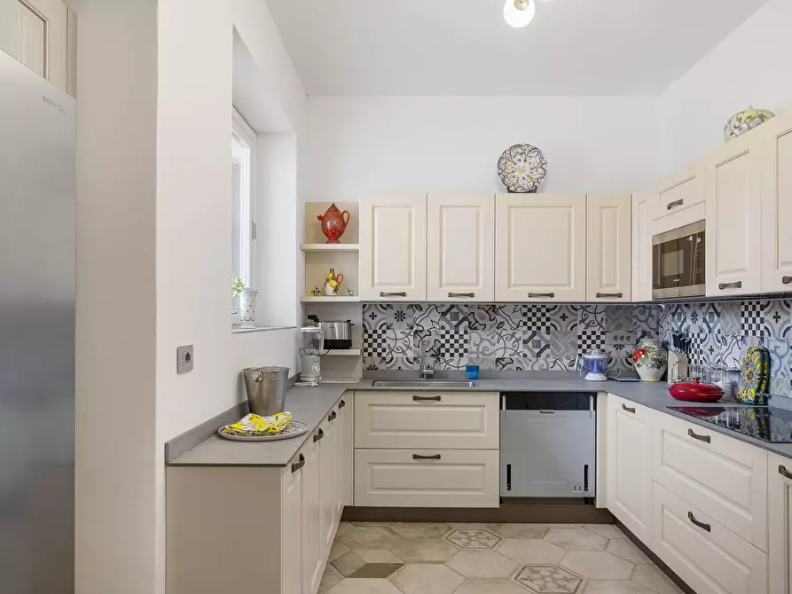 Immagine 9 di Villa in vendita  in via Milano a Argegno