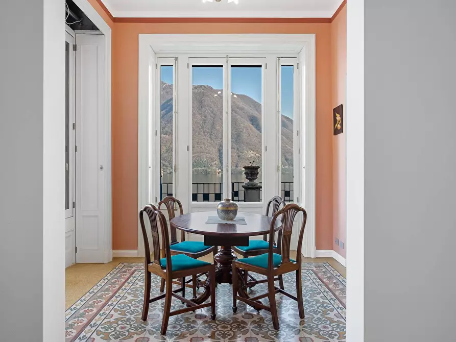 Immagine 17 di Villa in vendita  in via Milano a Argegno