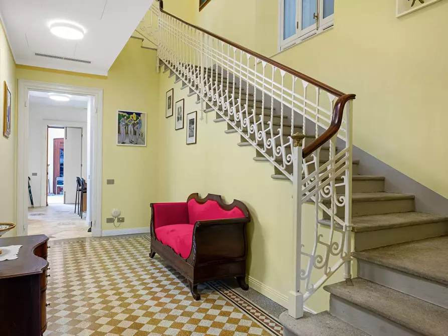 Immagine 19 di Villa in vendita  in via Milano a Argegno