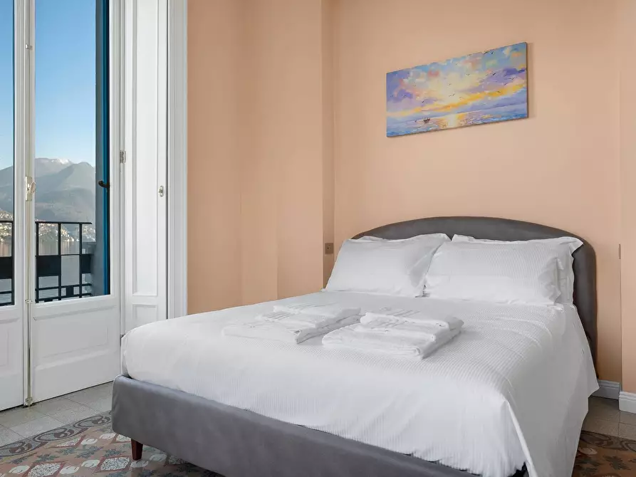 Immagine 24 di Villa in vendita  in via Milano a Argegno