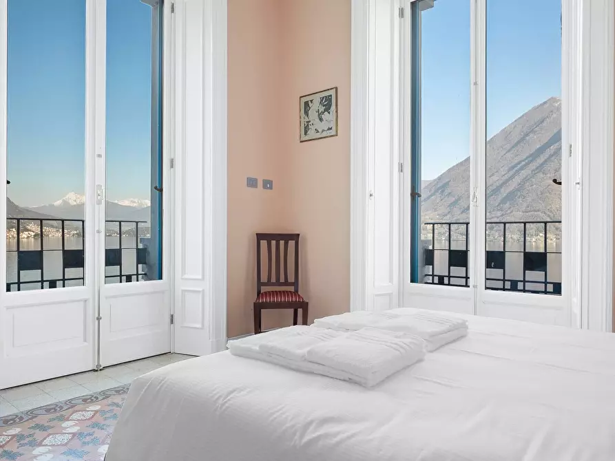 Immagine 25 di Villa in vendita  in via Milano a Argegno