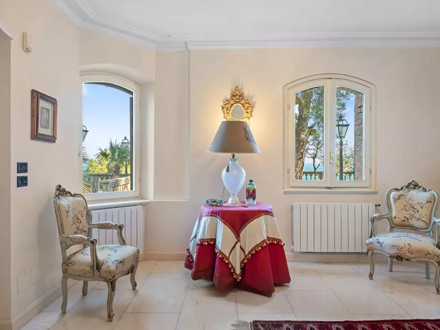 Immagine 2 di Villa in vendita  in Corso Marconi a San Remo