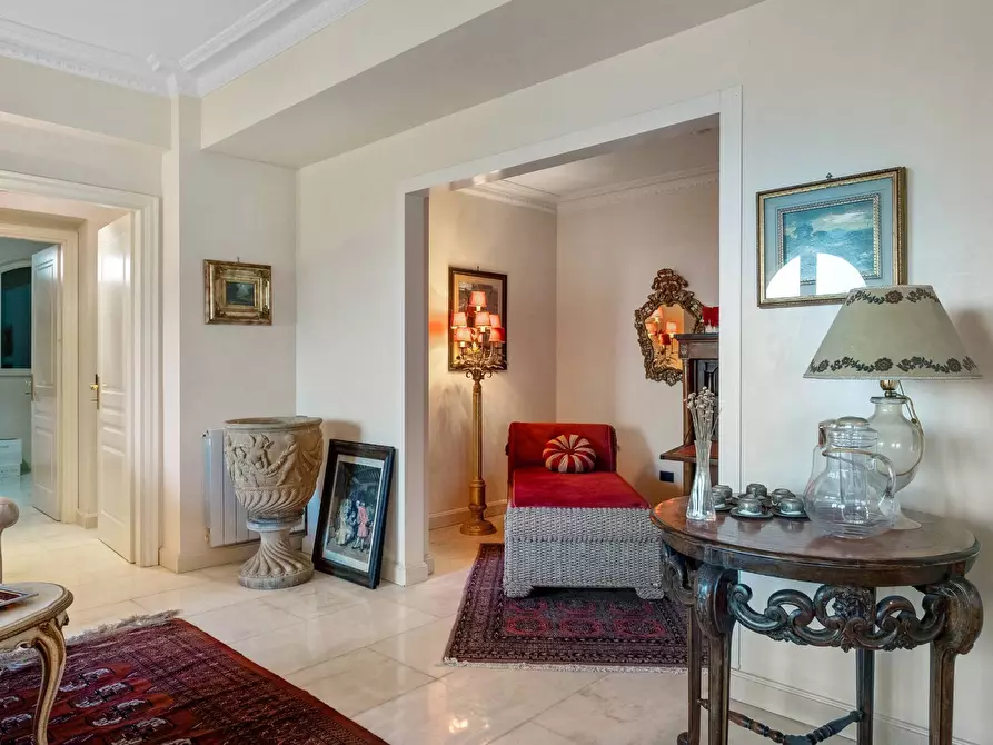 Immagine 4 di Villa in vendita  in Corso Marconi a San Remo