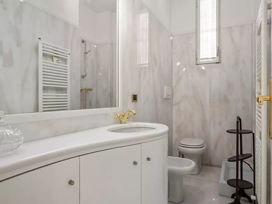 Immagine 8 di Villa in vendita  in Corso Marconi a San Remo