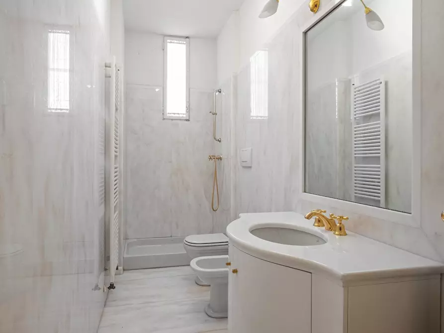 Immagine 19 di Villa in vendita  in Corso Marconi a San Remo