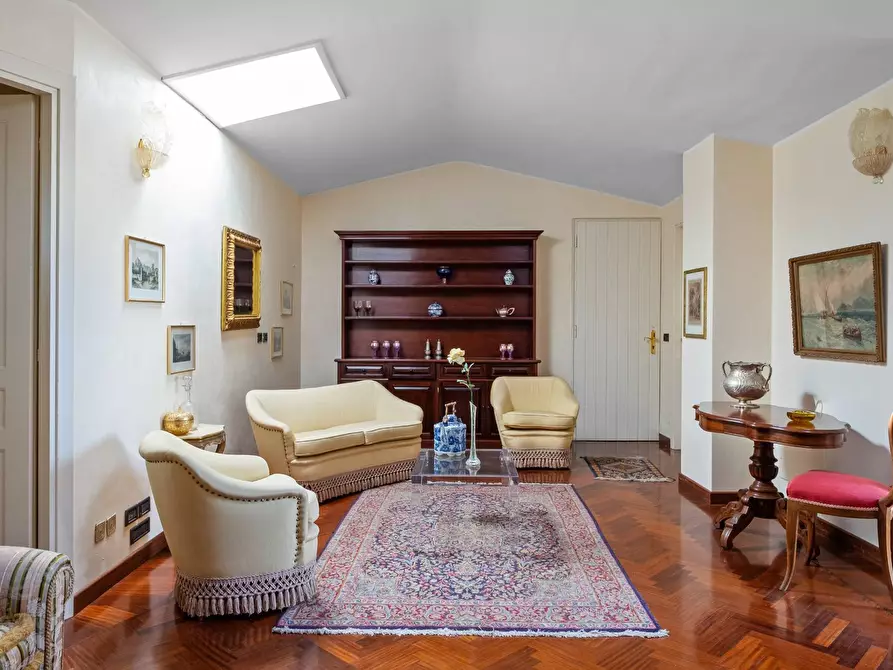 Immagine 22 di Villa in vendita  in Corso Marconi a San Remo