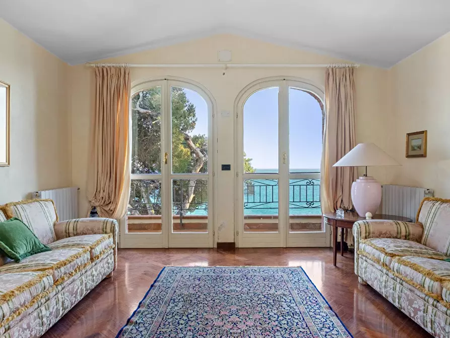 Immagine 28 di Villa in vendita  in Corso Marconi a San Remo