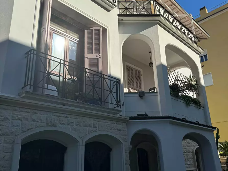 Immagine 3 di Villa in vendita  in via Romana a Bordighera