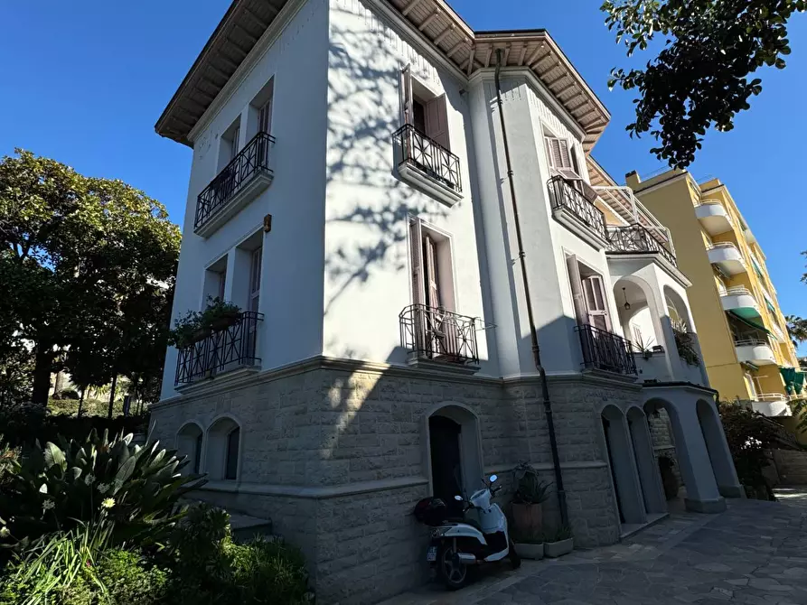 Immagine 4 di Villa in vendita  in via Romana a Bordighera