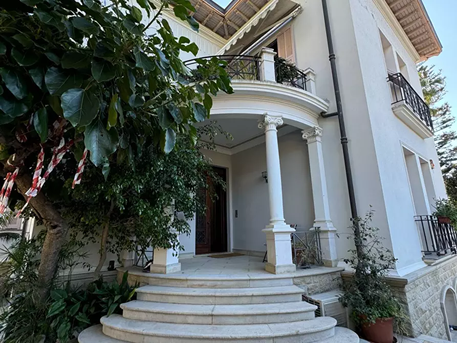 Immagine 5 di Villa in vendita  in via Romana a Bordighera