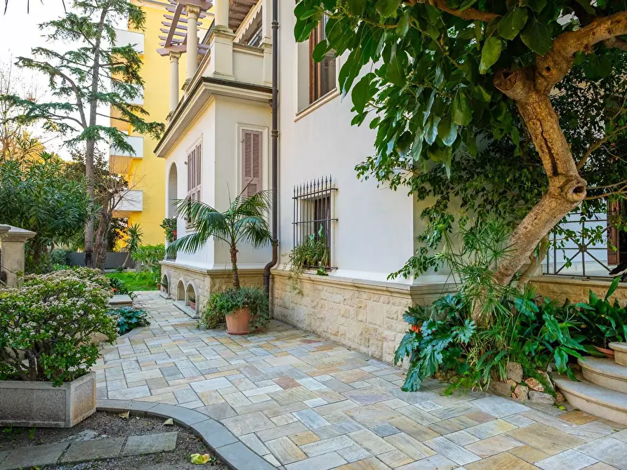 Immagine 9 di Villa in vendita  in via Romana a Bordighera