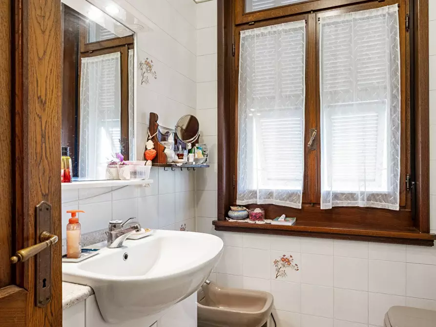 Immagine 29 di Villa in vendita  in via Romana a Bordighera