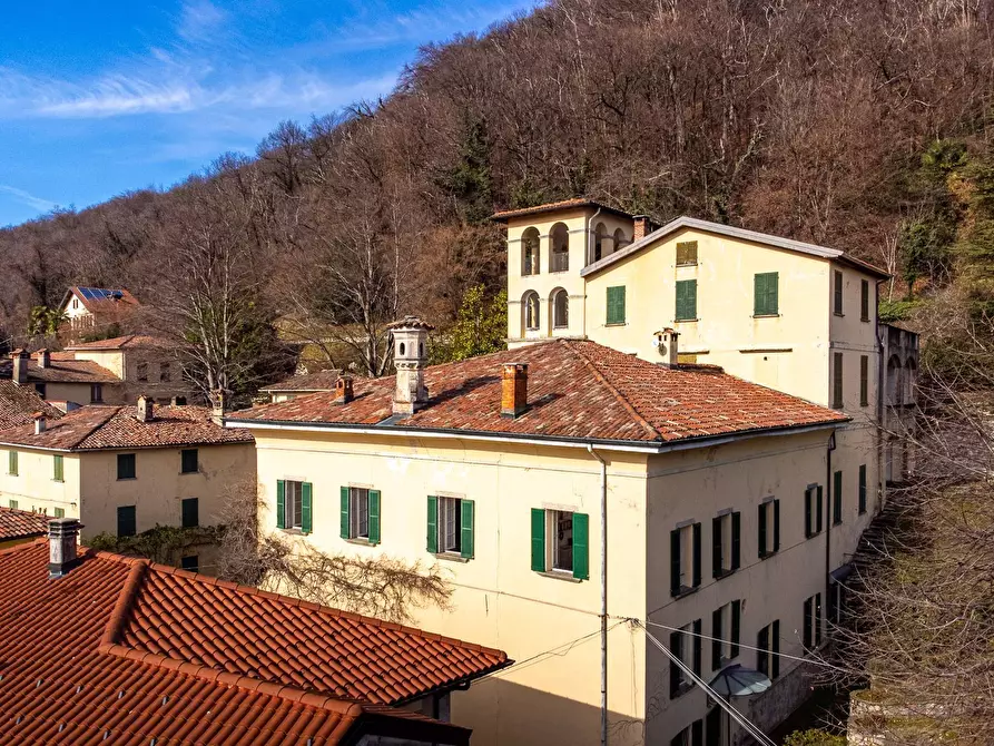 Immagine 4 di Villa in vendita  in via Mazzini a Castello Cabiaglio