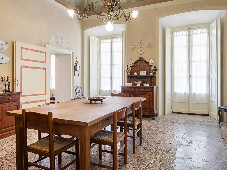 Immagine 10 di Villa in vendita  in via Mazzini a Castello Cabiaglio