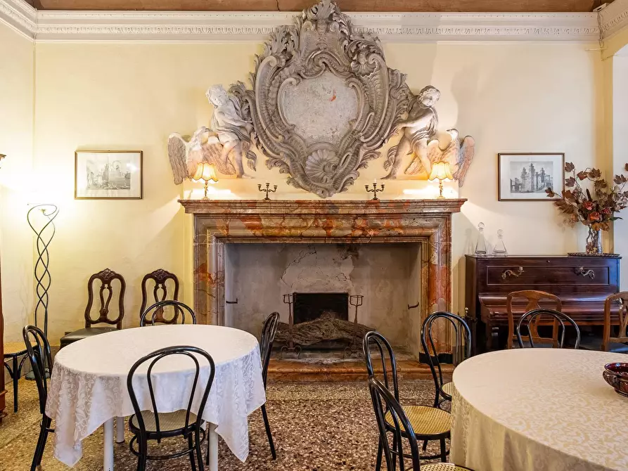 Immagine 13 di Villa in vendita  in via Mazzini a Castello Cabiaglio