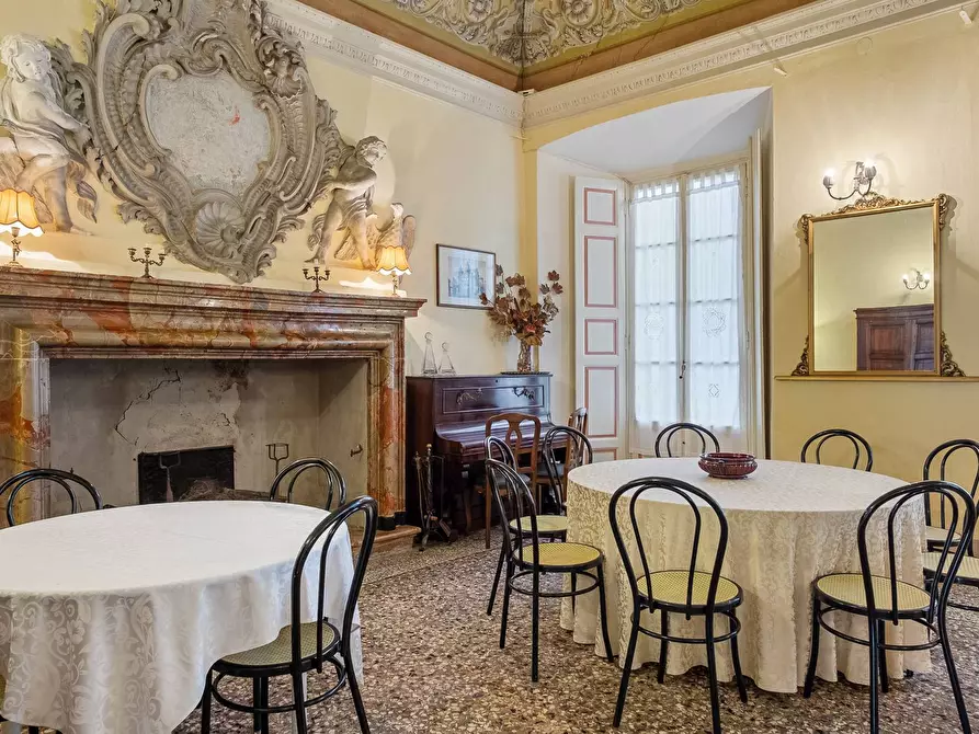 Immagine 15 di Villa in vendita  in via Mazzini a Castello Cabiaglio