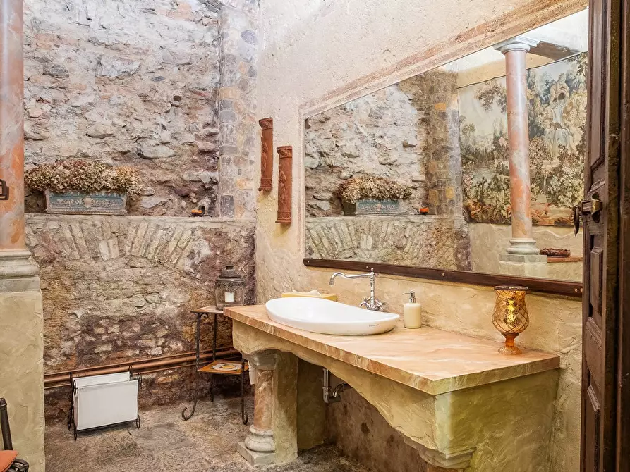 Immagine 18 di Villa in vendita  in via Mazzini a Castello Cabiaglio