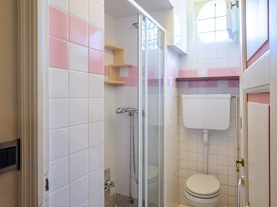 Immagine 21 di Villa in vendita  in via Mazzini a Castello Cabiaglio