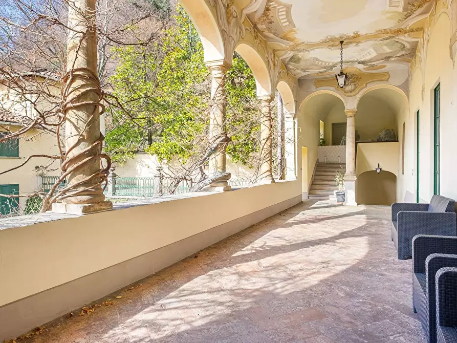 Immagine 28 di Villa in vendita  in via Mazzini a Castello Cabiaglio