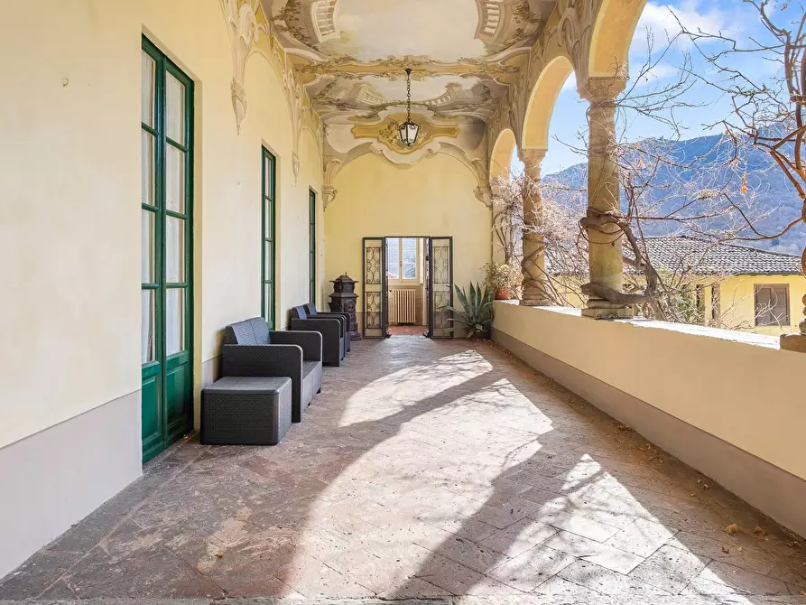 Immagine 29 di Villa in vendita  in via Mazzini a Castello Cabiaglio