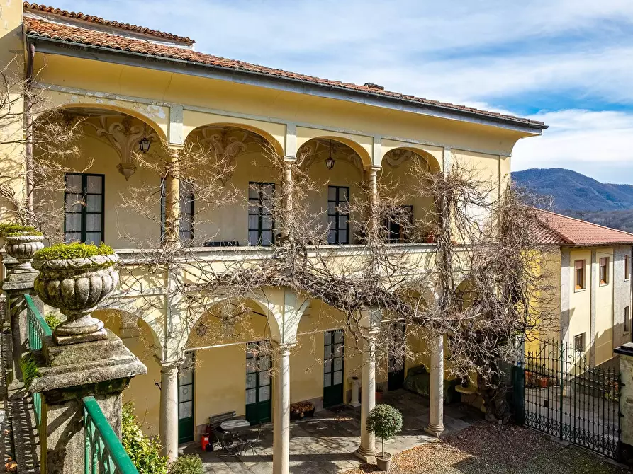 Immagine 30 di Villa in vendita  in via Mazzini a Castello Cabiaglio