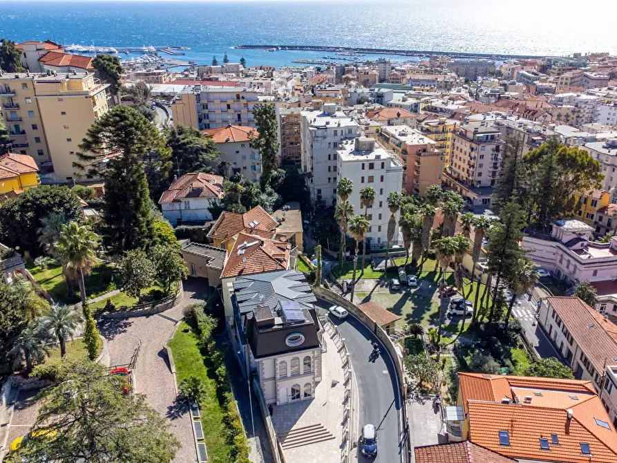 Immagine 3 di Villa in vendita  in via G. Borea a San Remo