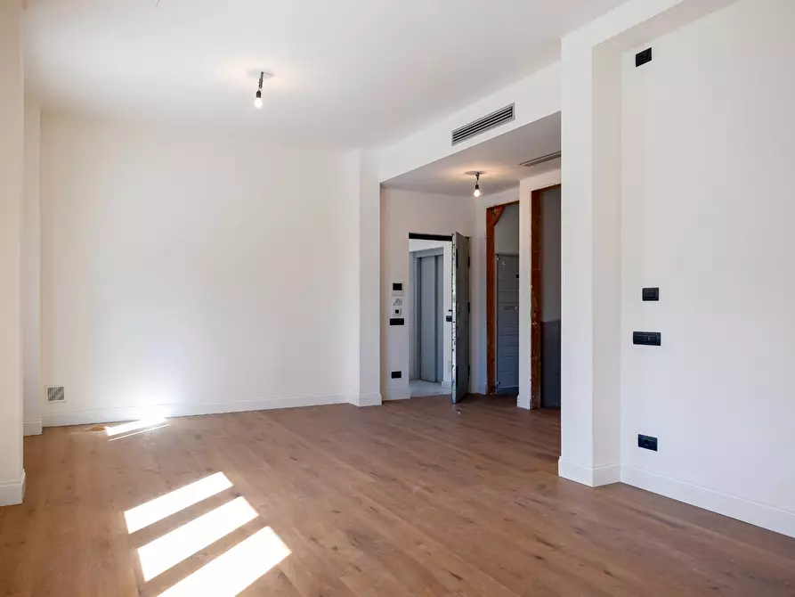 Immagine 11 di Villa in vendita  in via G. Borea a San Remo